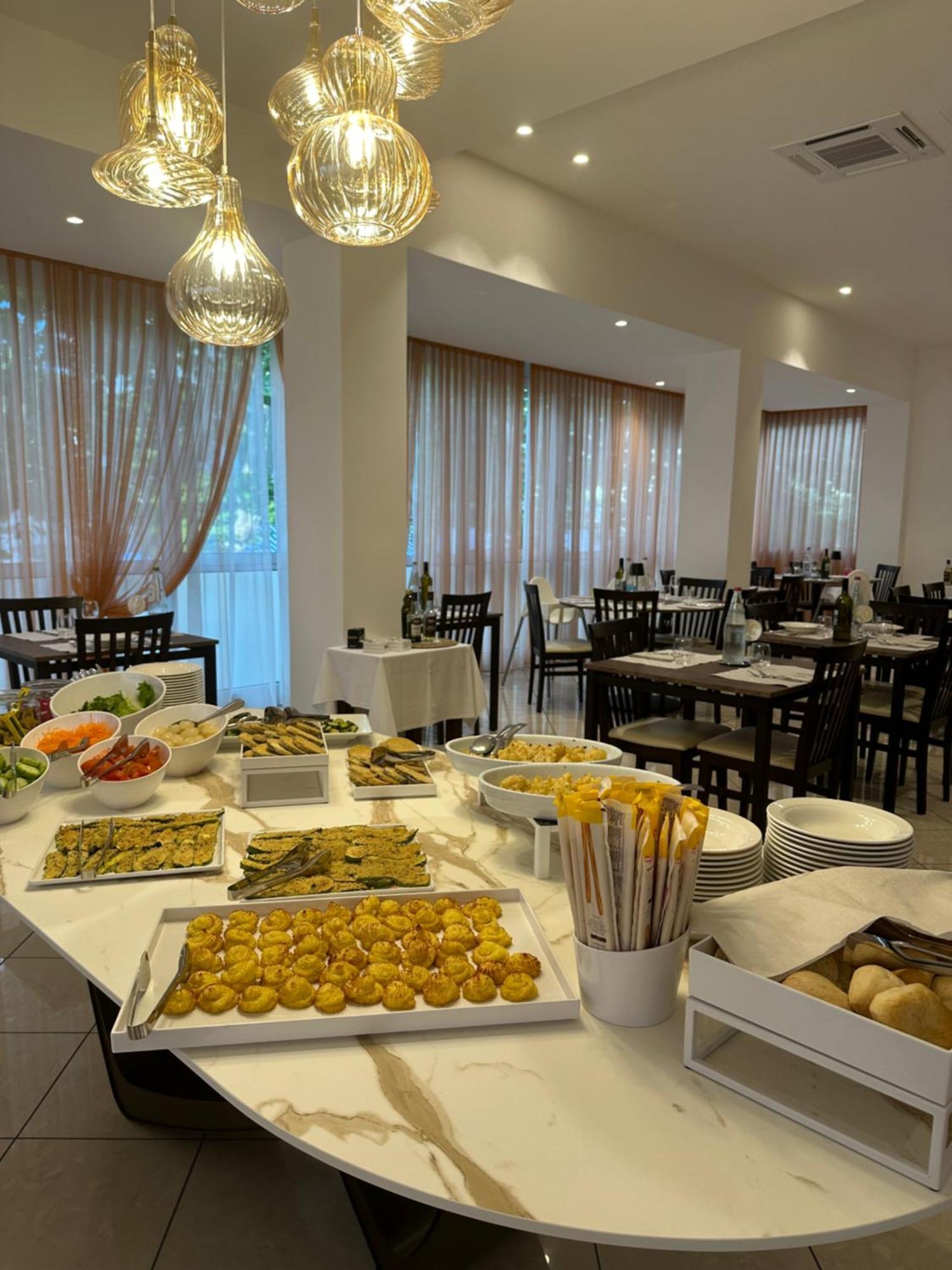 Hotel Villa Tosi Bellaria-Igea Marina Extérieur photo
