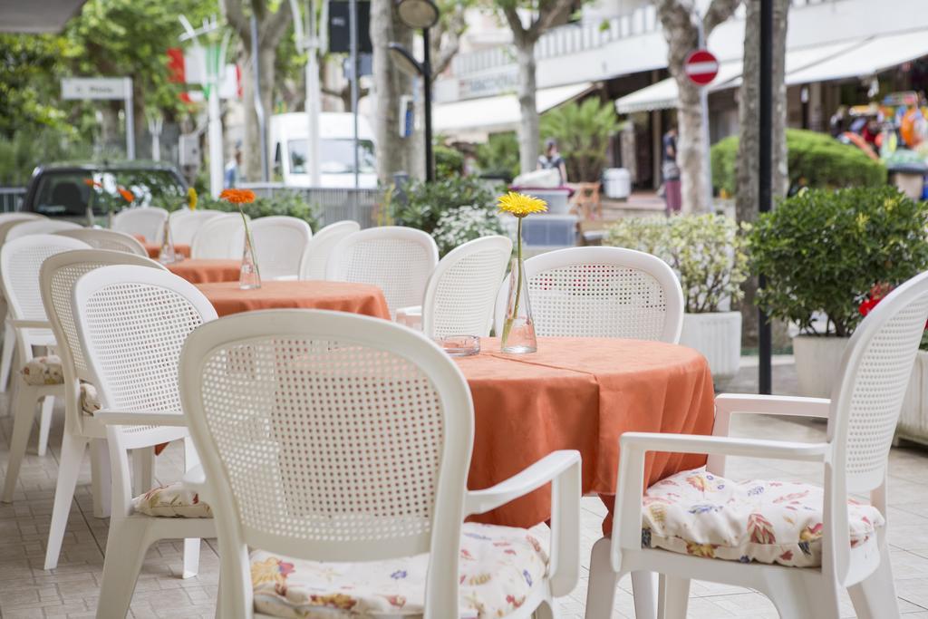 Hotel Villa Tosi Bellaria-Igea Marina Extérieur photo