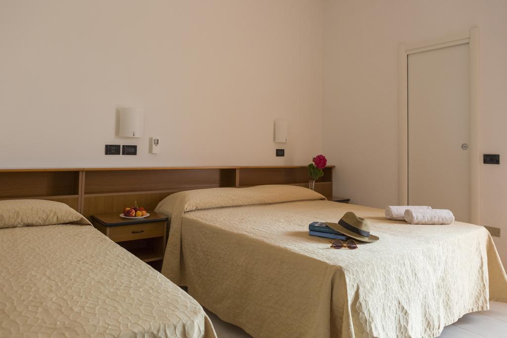 Hotel Villa Tosi Bellaria-Igea Marina Extérieur photo