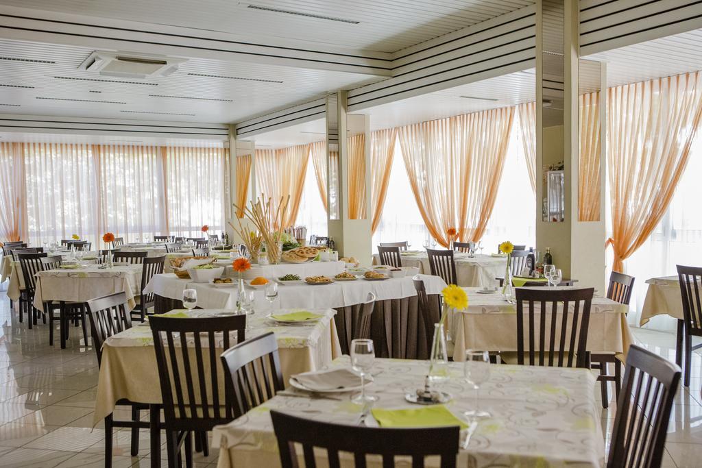 Hotel Villa Tosi Bellaria-Igea Marina Extérieur photo