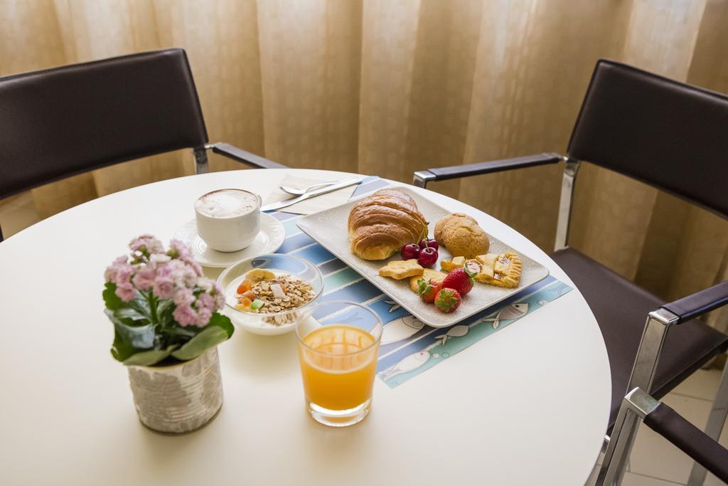 Hotel Villa Tosi Bellaria-Igea Marina Extérieur photo