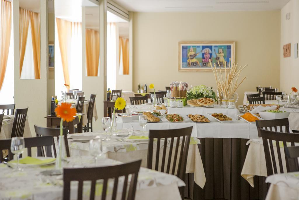 Hotel Villa Tosi Bellaria-Igea Marina Extérieur photo